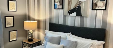 3 chambres, fer et planche à repasser, Wi-Fi, draps fournis