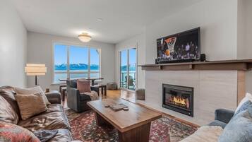 Smart TV, fireplace, offices