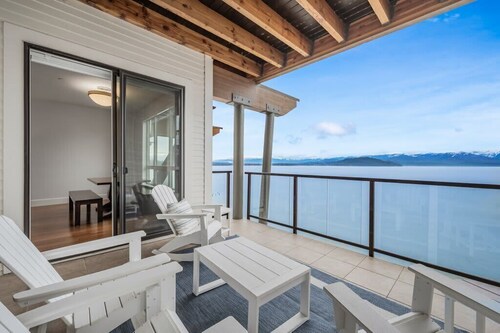 Waterfront Condo w/ Boat Slip, Pool, & Hot Tub