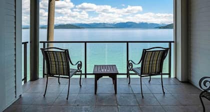 Waterfront Condo w/ Boat Slip, Pool, & Hot Tub