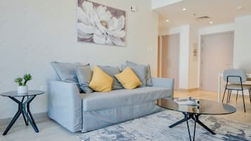 Deluxe Apartment, Balcony, Canal View | Living area