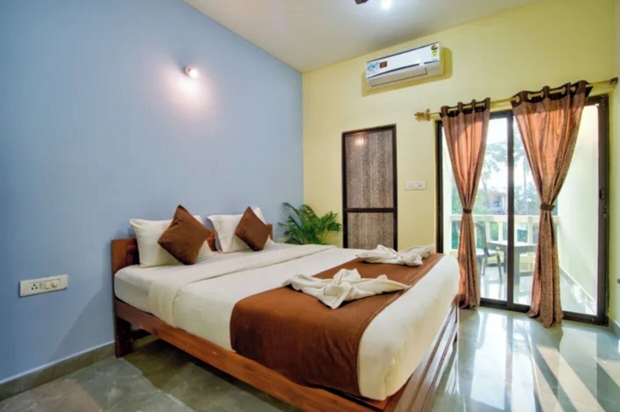 Soundproofing, iron/ironing board, free WiFi