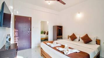 Triple Room, Balcony | Soundproofing, iron/ironing board, free WiFi