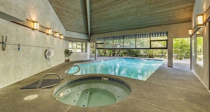 Perch - Garden Villa Retreat, DT Bellevue 2BR Free Parking