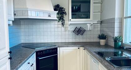 StayNature 3 BR App modern, quiet & central