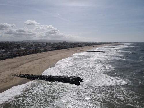 Delightful Duplex Sleeps 10 comfortably with WiFi &Pet Friendly in Newport Beach