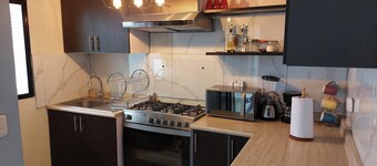 Charming 3-bedroom house with WiFi, AC in welcoming San Salvador