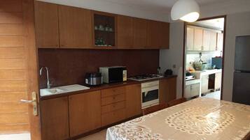 Fridge, rice cooker