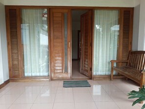 Lobby - Villa Oma Elly (Bandung)