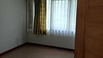 4 kamar tidur, Wi-Fi gratis, dan seprai linen