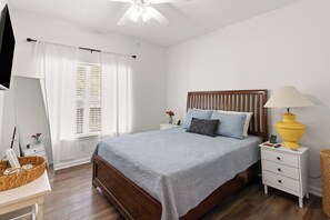 2 bedrooms, iron/ironing board, free WiFi, bed sheets