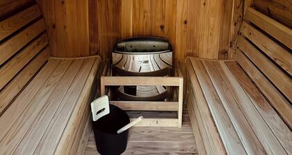 Grey Lynn Studio w. Sauna - Central to Park, Supermarket, Cafe's and Bar's