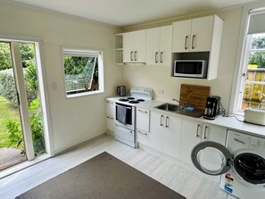 Micro-ondes, four, plaque de cuisson