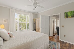 2 室のベッドルーム、デスク、アイロン / アイロン台、WiFi (無料)