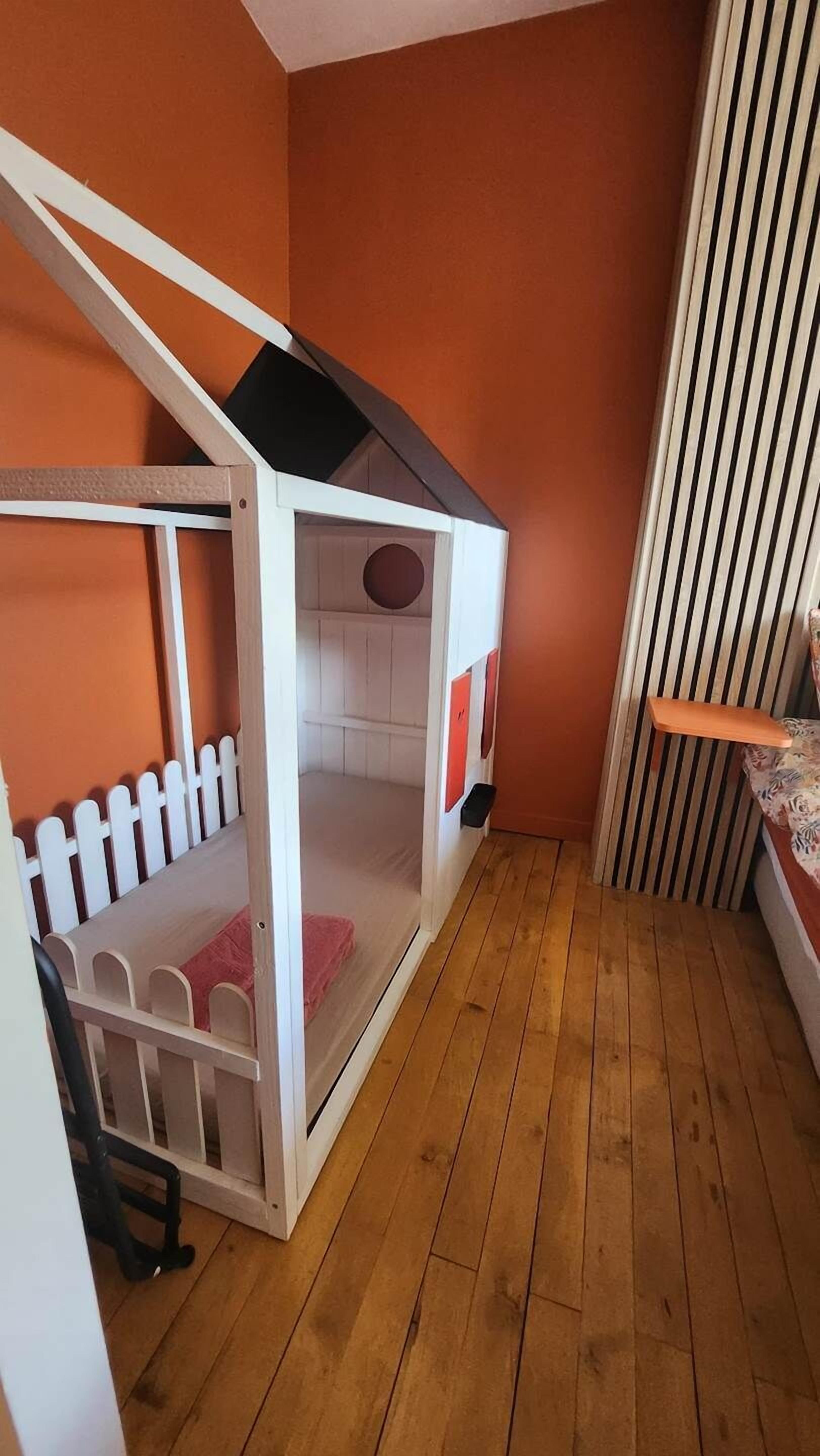 3 chambres, fer et planche à repasser, Wi-Fi gratuit