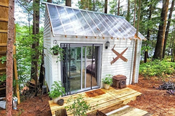 Stabbin Cabin 2 with Clear roof and private balcony.