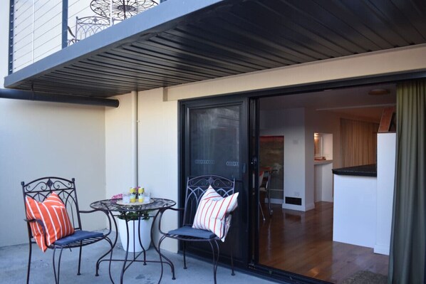 تناول الطعام بالخارج