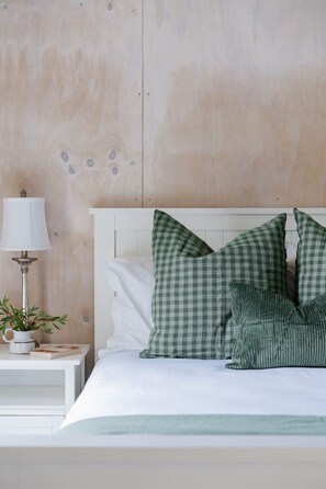 1 soverom, skrivebord, strykejern/-brett og wi-fi (inkludert)