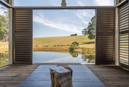 A Romantic Escape in Nature’s Embrace