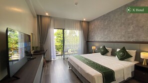 Deluxe Double Room | Egyptian cotton sheets, premium bedding, free minibar items