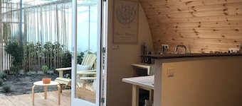 Unique Tiny House with Hot tub