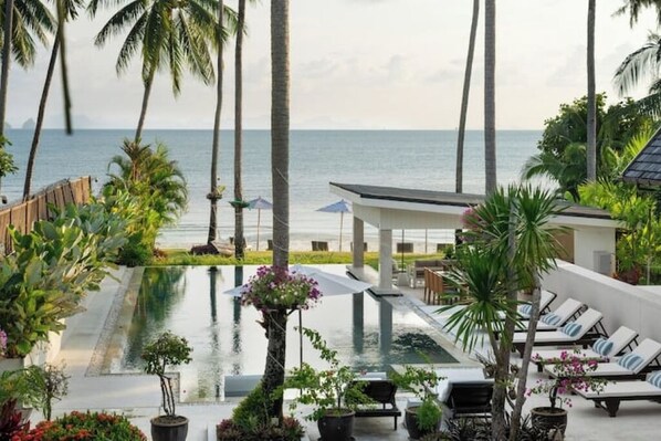 Alberca al aire libre 