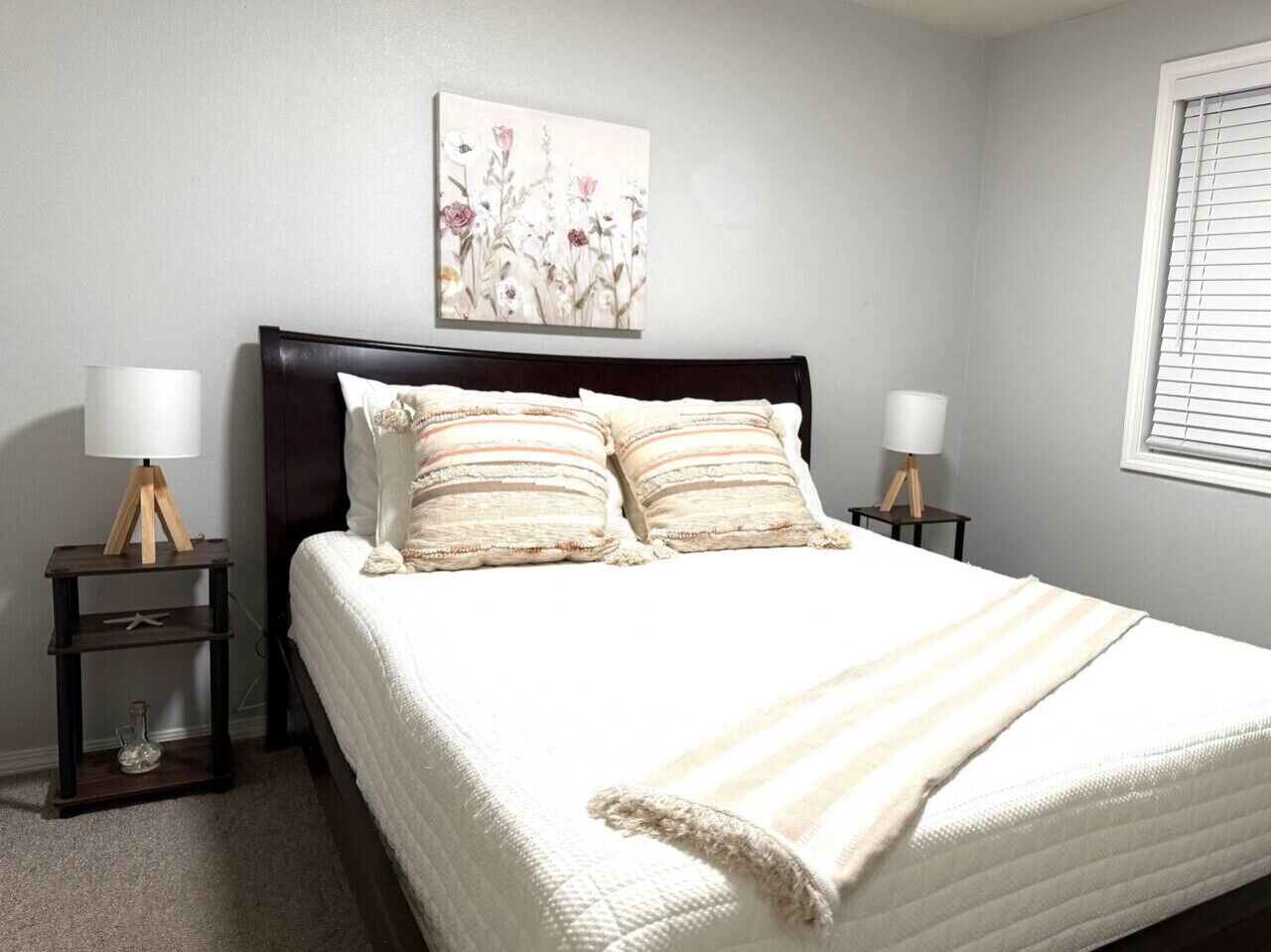 2 bedrooms, desk, iron/ironing board, travel crib