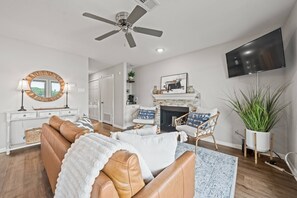 Smart TV, fireplace, ping pong