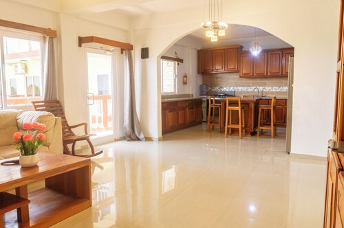 Casa Reina