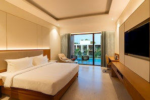 Poolview Bliss | In-room safe, desk, laptop workspace, free WiFi