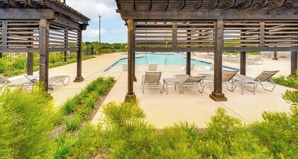 Pool Access: Modern Retreat in Lowry Crossing!