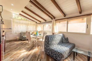 Family Townhome, Multiple Bedrooms, 2 Bathrooms (La Rosa dei Venti) | Dining - La Rosa dei Venti (Sorso)