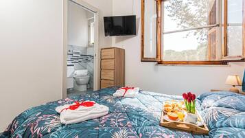 2 chambres, fer et planche Ă repasser, Wi-Fi, draps fournis