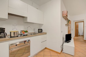 Apartment | 2 bedrooms - Magnolia House With Shared Pool (Gardone Riviera)