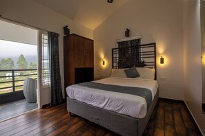 Premium bedding, in-room safe, free WiFi, bed sheets - Thalir  Nest Valley View (Kodaikanal)