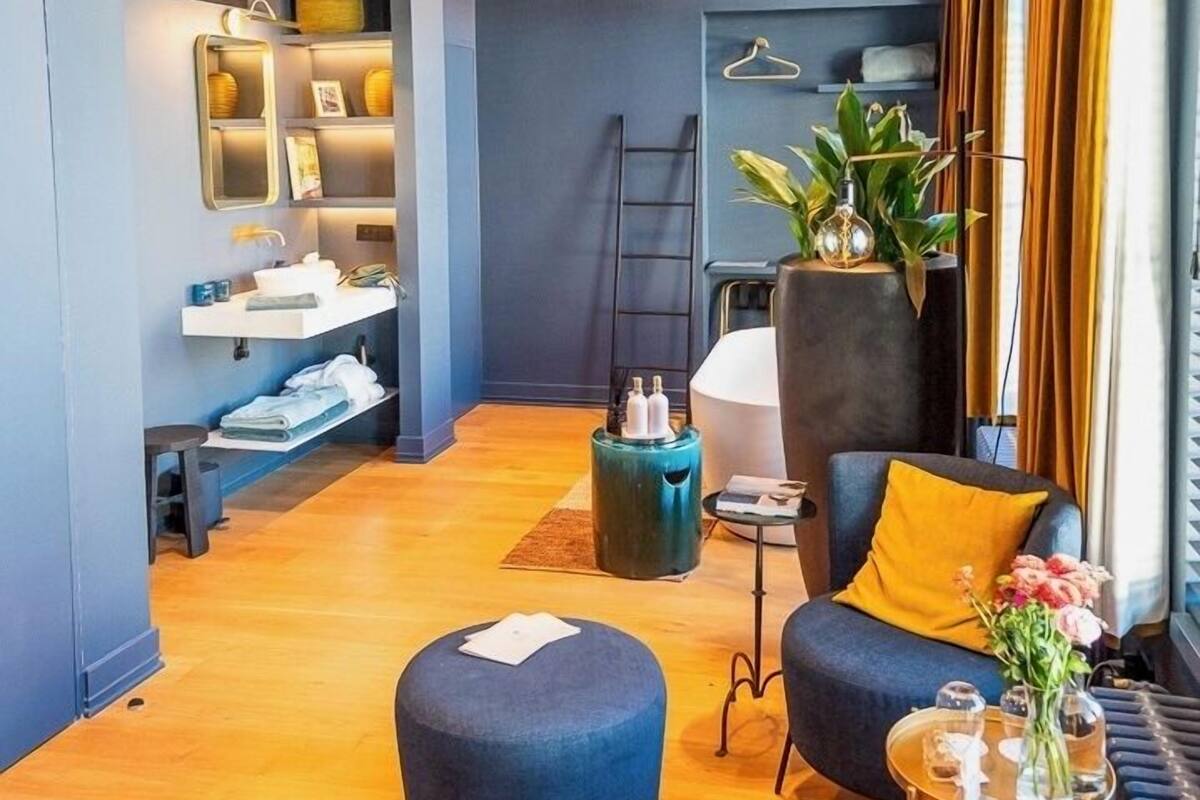 Deluxe Double Room | Free WiFi, bed sheets