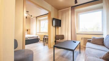 Classic Studio, Courtyard View | Desk, blackout drapes, soundproofing, free WiFi