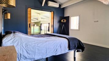 3 chambres, fer et planche à repasser, Wi-Fi, draps fournis