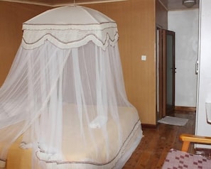 Classic Single Room, City View | Desk, laptop workspace, iron/ironing board, free WiFi - Classic Guest Houss (Nairobi)