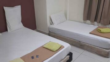 Triple Room | Soundproofing, free WiFi