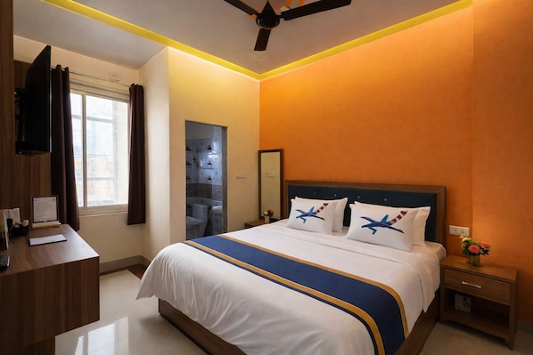 Skrivebord, skrivebord for bærbar PC og wi-fi (inkludert)