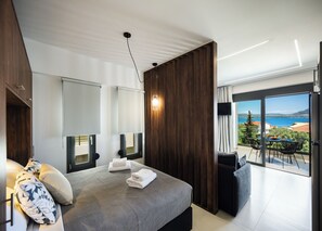 Deluxe Studio, Sea View | Free WiFi - Fraxi Beach Premium Apartments (Nikiana)