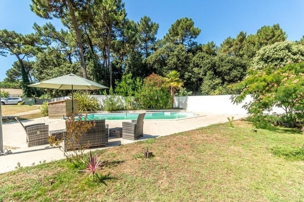 Piscina all'aperto, una piscina riscaldata