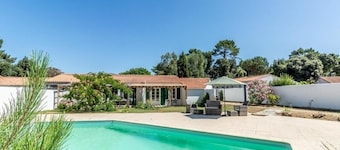 Quiet house with private pool, under the pines - Ile de Ré