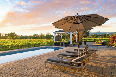 Chic Sonoma Oasis w/ Pool, Bocce, Hot Tub + Minutes to Downtown & Vineyards