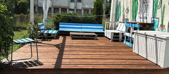 Charming Bohemian Holiday Villa, two bedrooms and big garden at Lake Balaton.