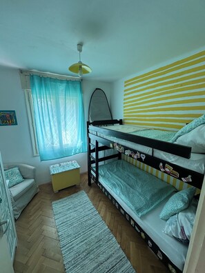 2 quartos, Wi-Fi de cortesia, roupa de cama