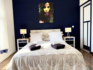 3 habitaciones, tabla de planchar con plancha, cuna de viaje y wifi 