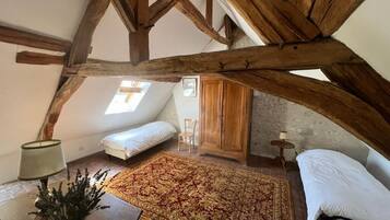 3 chambres, fer et planche Ă repasser, Wi-Fi, draps fournis