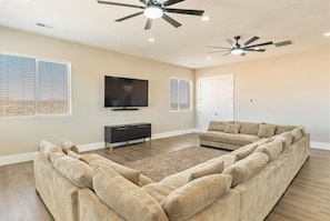 Smart-TV, Tischtennisplatte